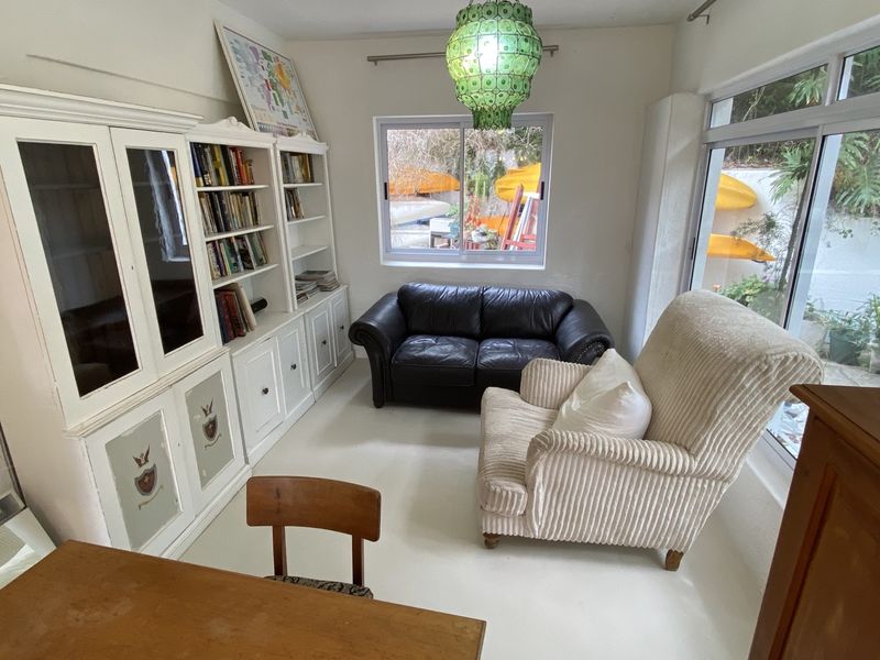 This property is ideally positioned in a prime location, offering a tranquil and peaceful living environment - Photo 6