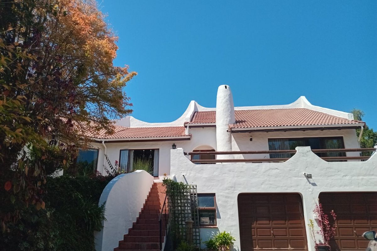 1 Bedroom Flatlet with Private Deck and Garden in Upper Old Place - Photo 2