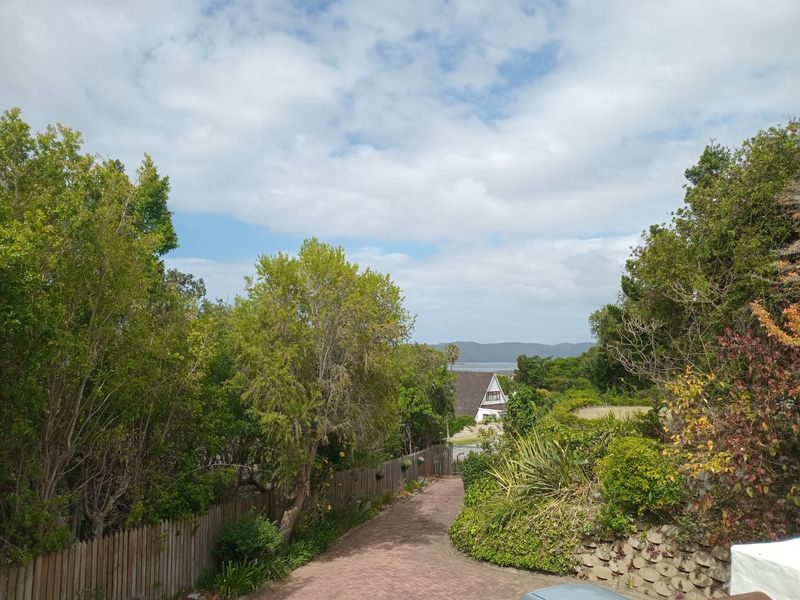 1 Bedroom Flatlet with Private Deck and Garden in Upper Old Place - Photo 10