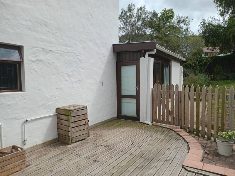 1 Bedroom Flatlet with Private Deck and Garden in Upper Old Place - Photo 9