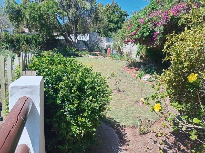 1 Bedroom Flatlet with Private Deck and Garden in Upper Old Place - Photo 6