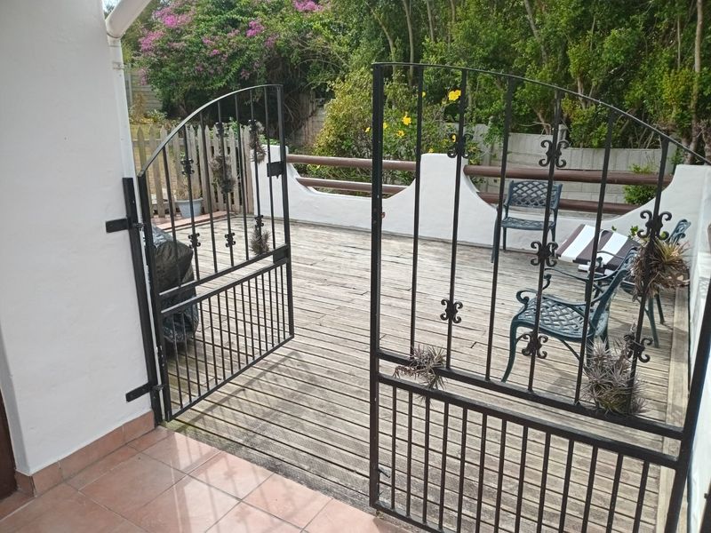 1 Bedroom Flatlet with Private Deck and Garden in Upper Old Place - Photo 7