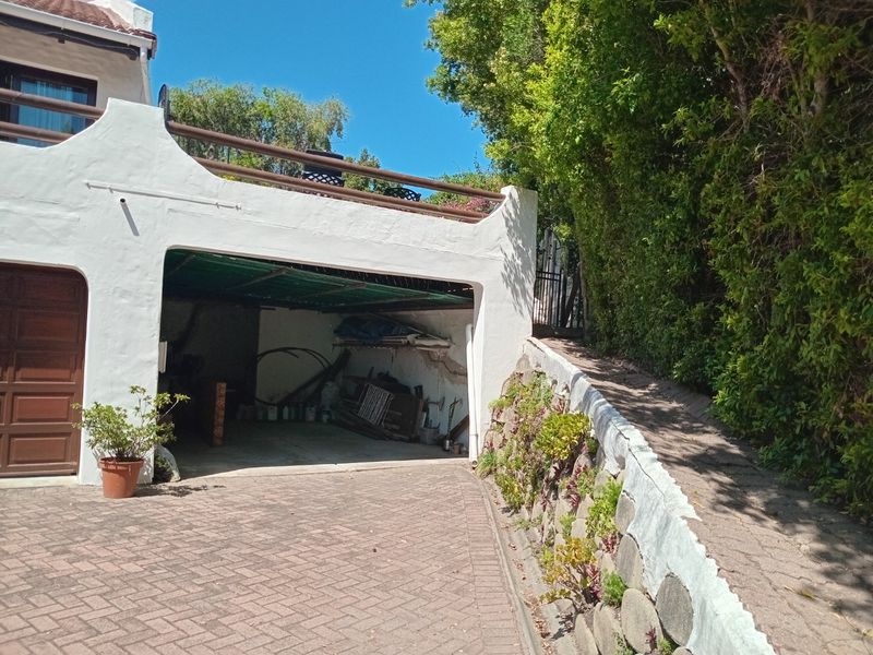 1 Bedroom Flatlet with Private Deck and Garden in Upper Old Place - Photo 5