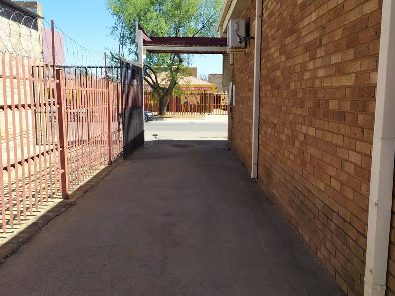 GREAT INVESTMENT FOR SALE KLERKSDORP CENTRAL  - Photo 10