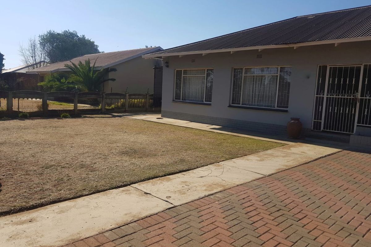 3 Bedroom House For Sale in Orkney - Photo 2