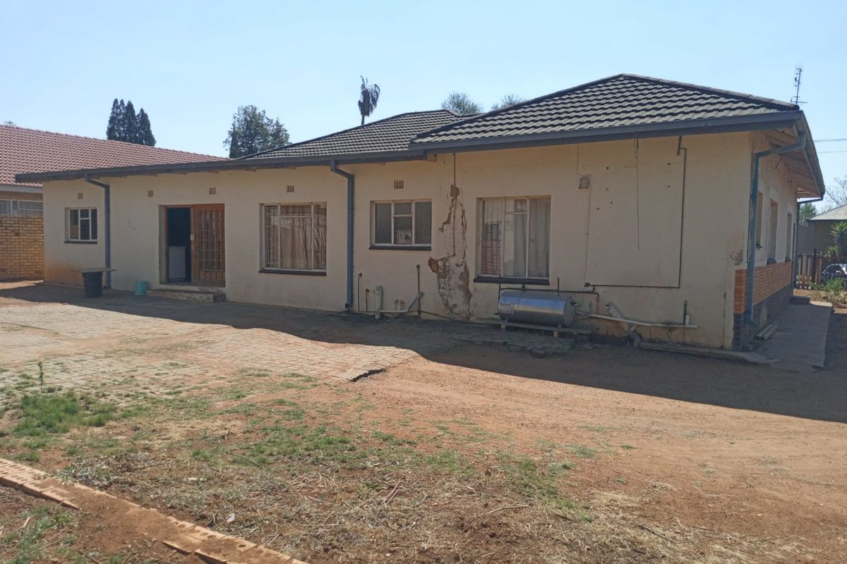 4 bedroom house for sale in Oudorp. - Photo 4