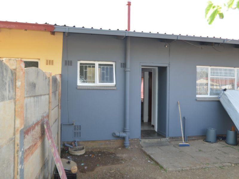 1 Bedroom semi-detached unit for sale in Randlespark. - Photo 9