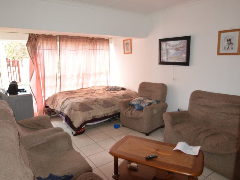 1 Bedroom semi-detached unit for sale in Randlespark. - Photo 8