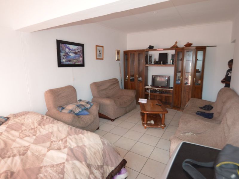 1 Bedroom semi-detached unit for sale in Randlespark. - Photo 6