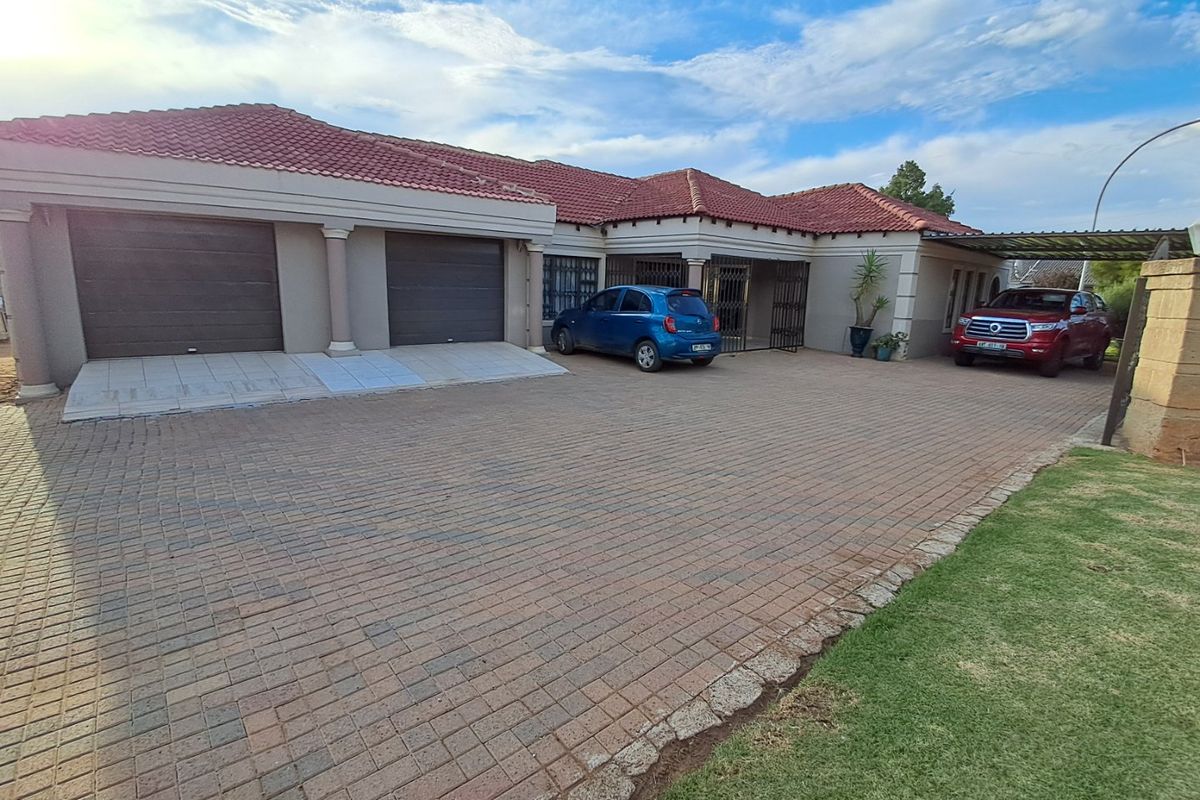 Modern 3 bedroom house for sale in Lourenspark, Orkney..... - Photo 5