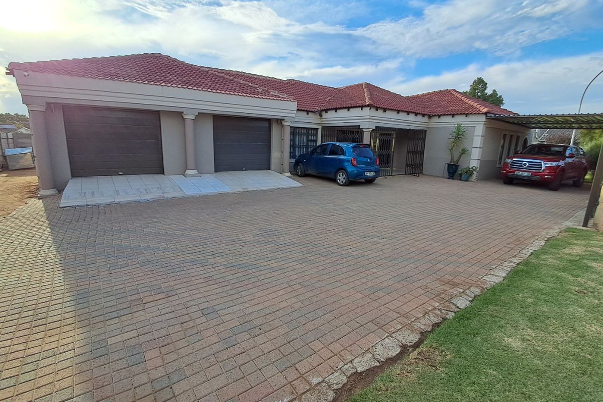 Modern 3 bedroom house for sale in Lourenspark, Orkney..... - Photo 4