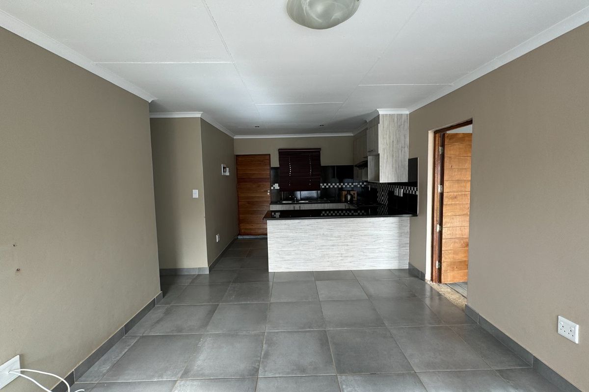 Neat with extra features - Photo 3