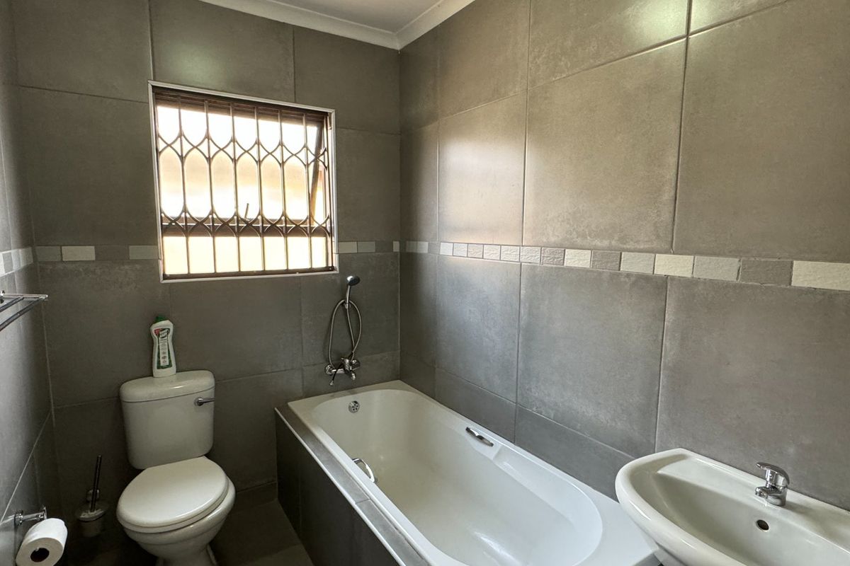 Neat with extra features - Photo 5