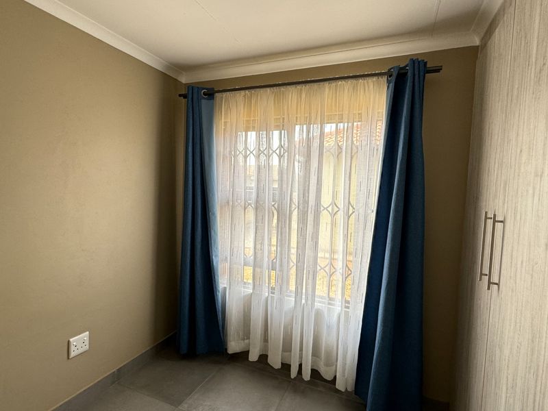 Neat with extra features - Photo 7