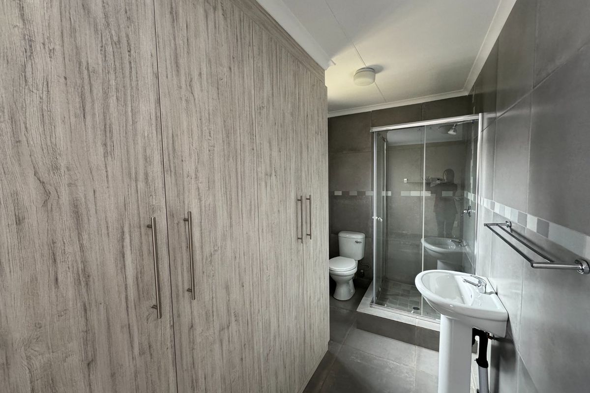 Neat with extra features - Photo 4