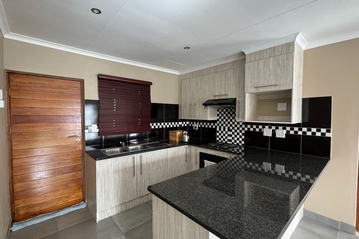 Neat with extra features - Photo 2