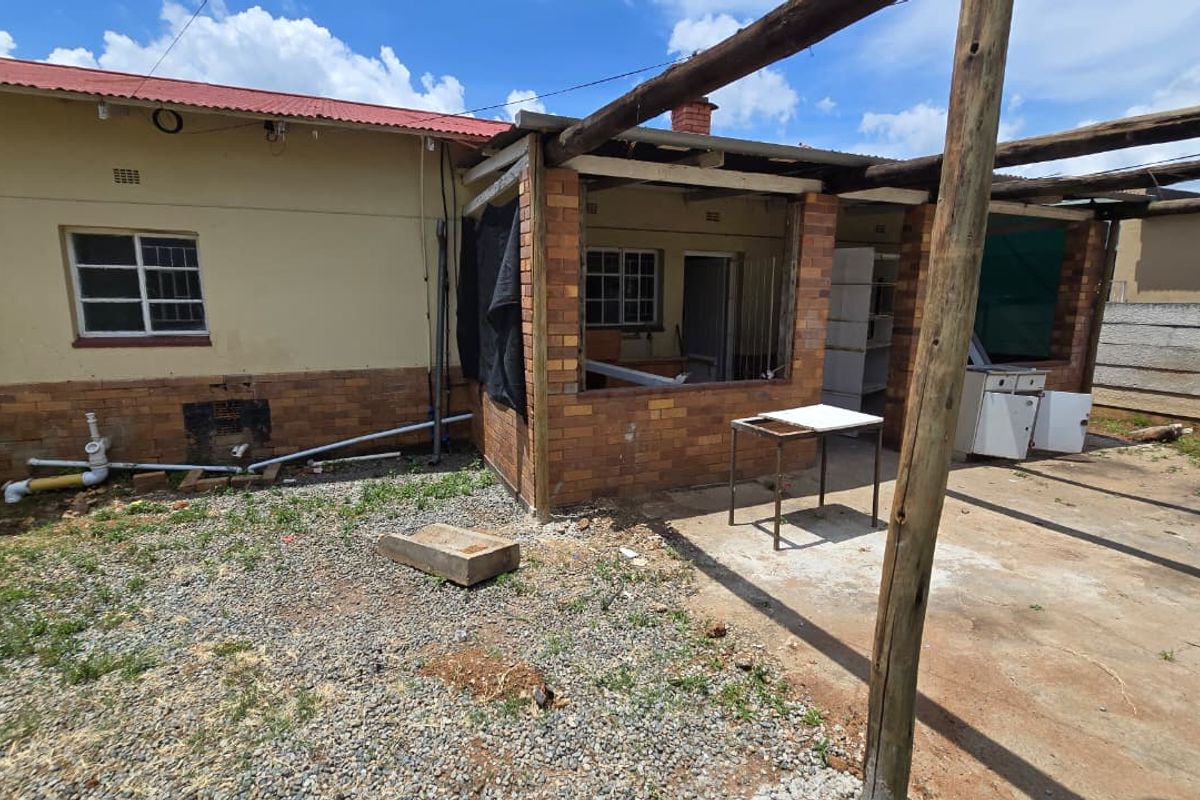 Spacious family home with newly upgraded kitchen, bathroom and paint. - Photo 4