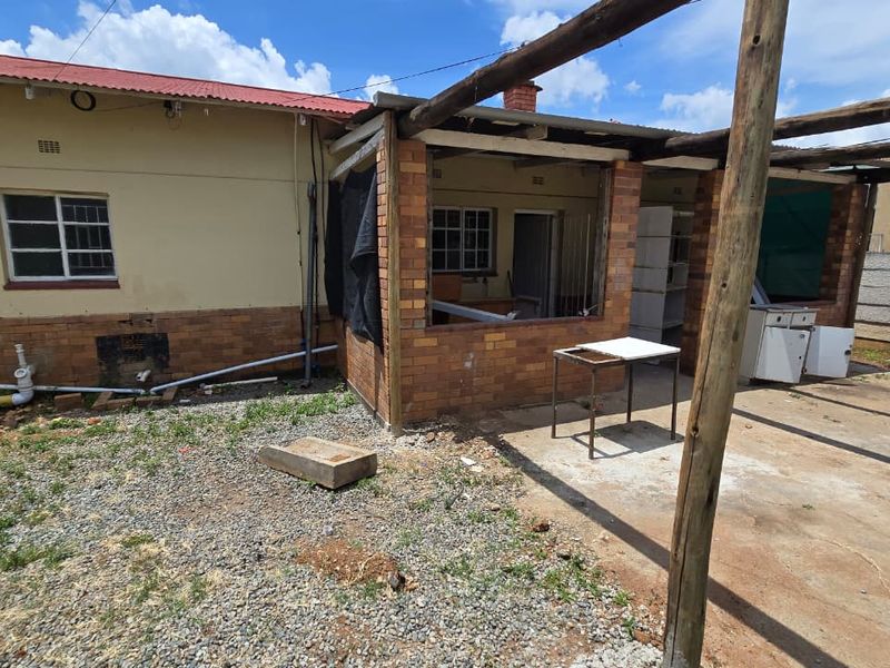 Spacious family home with newly upgraded kitchen, bathroom and paint. - Photo 4