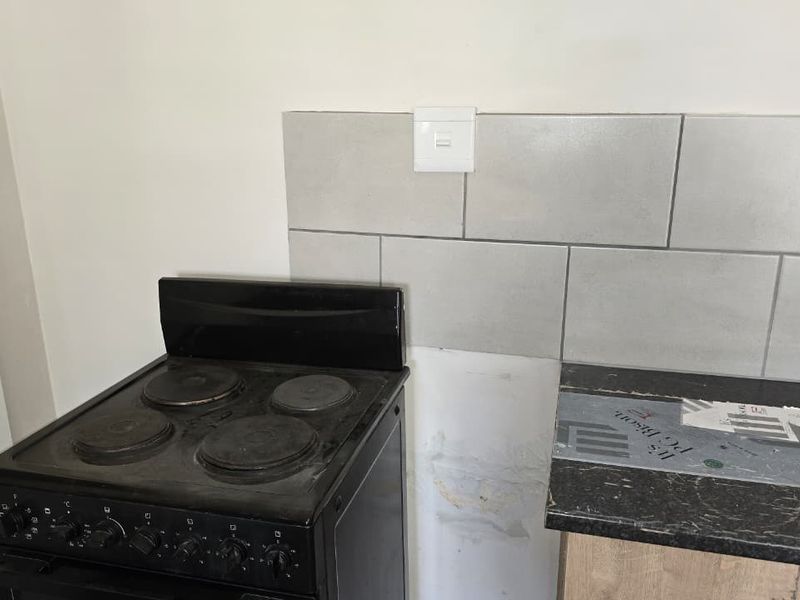 Spacious family home with newly upgraded kitchen, bathroom and paint. - Photo 7