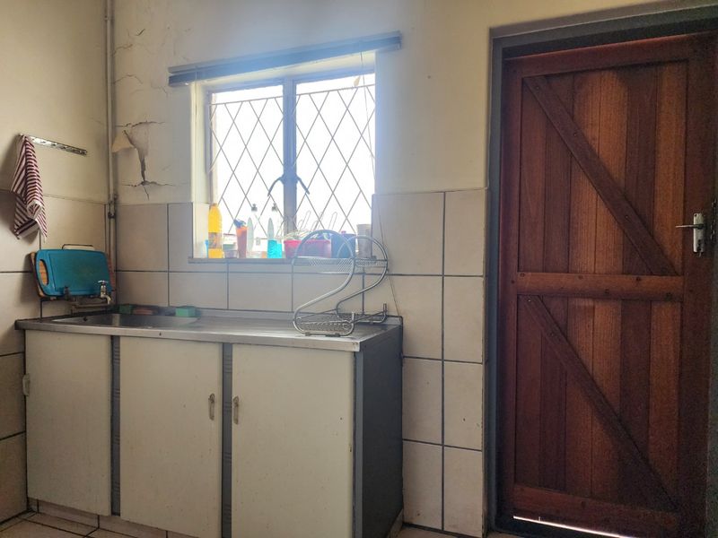 2 Bedroom Apartment in Wilkeville - Photo 4