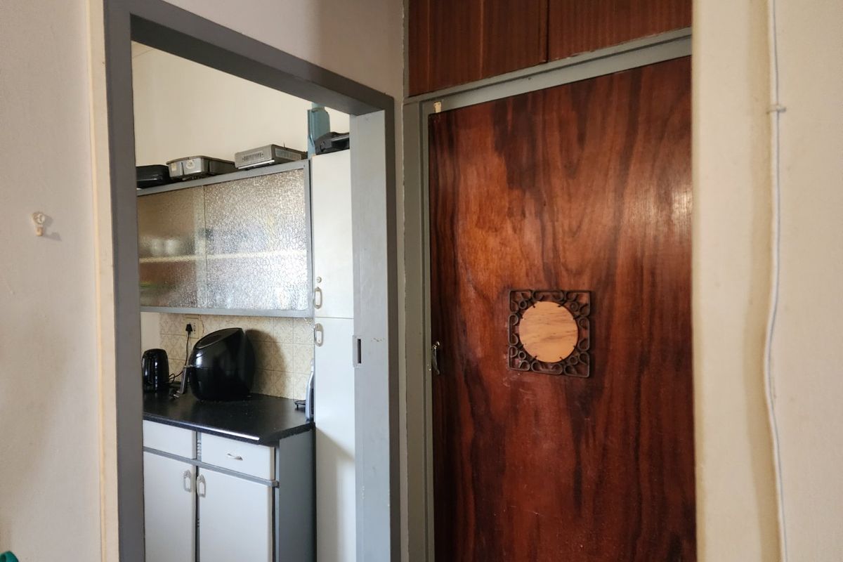 2 Bedroom Apartment in Wilkeville - Photo 5