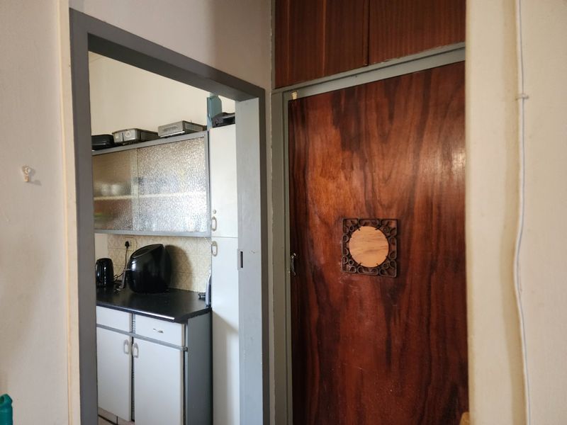 2 Bedroom Apartment in Wilkeville - Photo 5