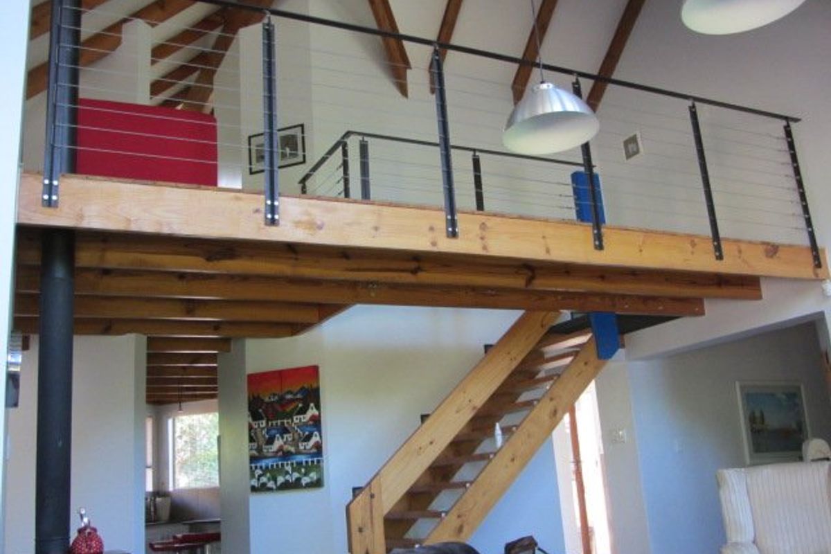 Exclusively listed Architectural inspired, pristine property in a quiet setting with 1 batchelor flatlet. - Photo 3