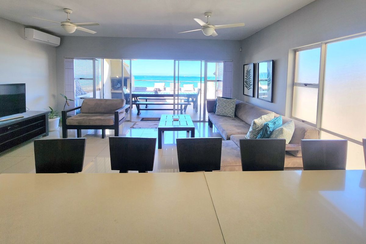 Umdloti Beachfront - beautiful 3 bedroom apartment in a great location - available 1st of February - Photo 2