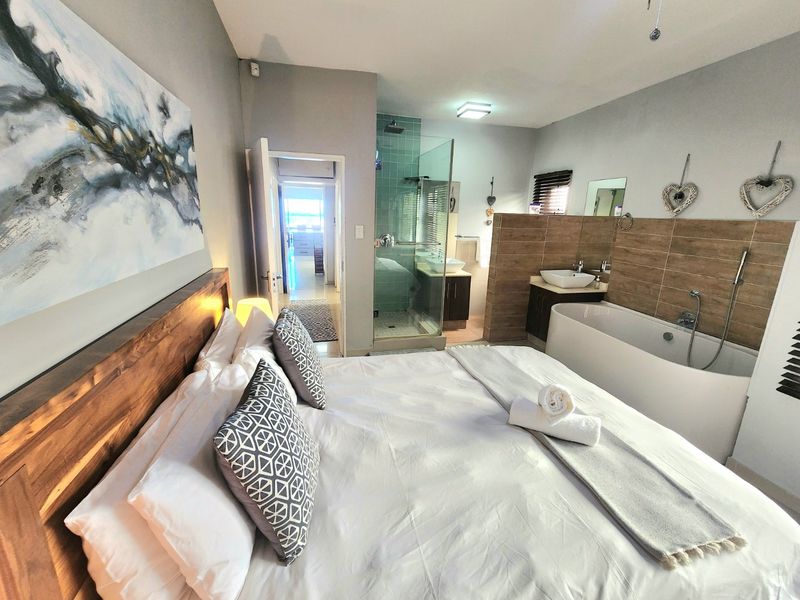 Umdloti Beachfront - beautiful 3 bedroom apartment in a great location - available 1st of February - Photo 9