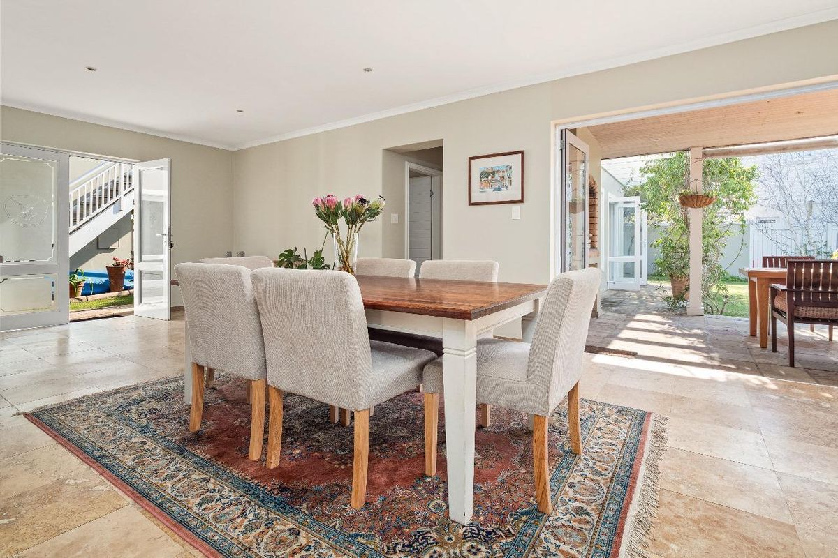 Thesen Island - Furnished 4-Bedroom Home - Photo 4