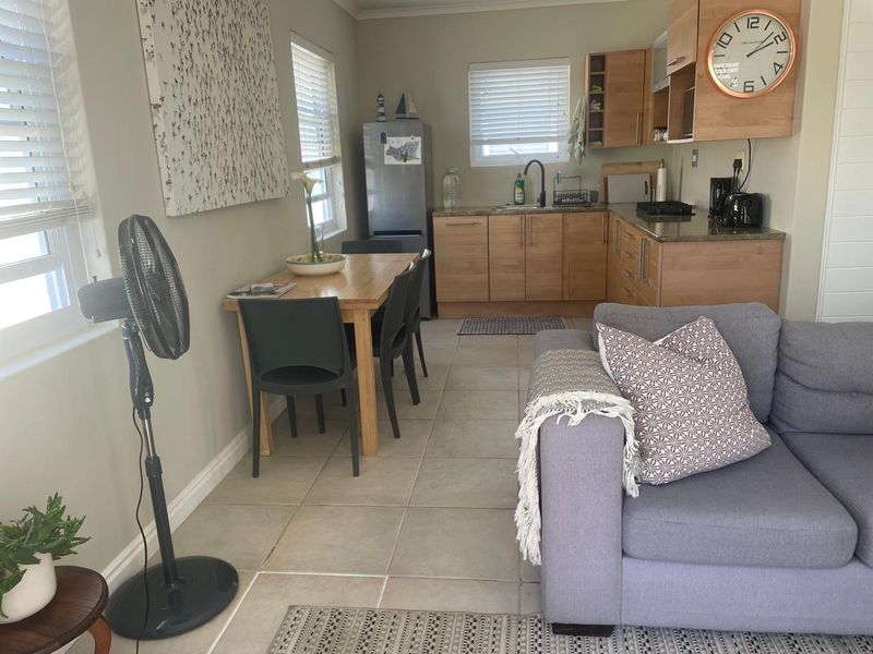 Thesen Island - Furnished 2-Bedroom Apartment - Photo 2