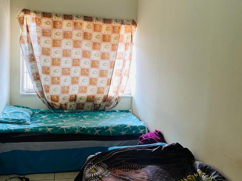 Beautiful two bedroom flat for sale. Ideal for Student Accommodation. - Photo 6