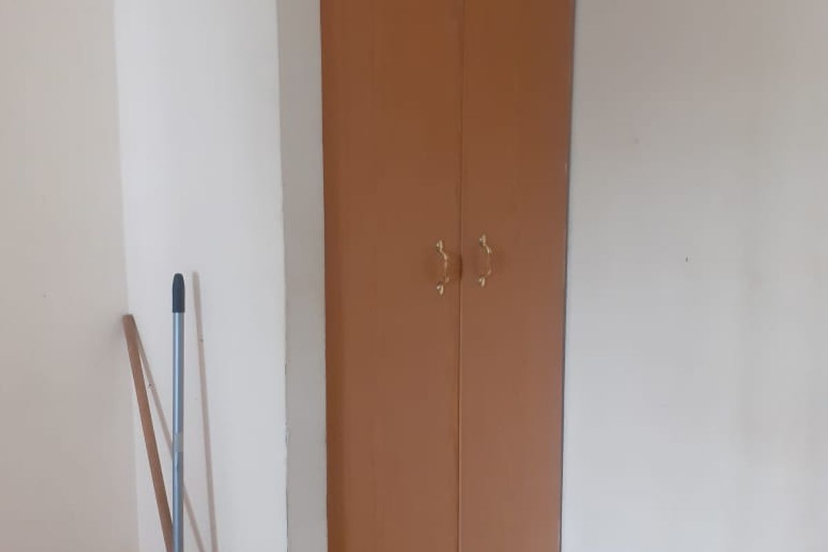 Beautiful two bedroom flat for sale near Monntheo College, Bloemfontein Central - Photo 3