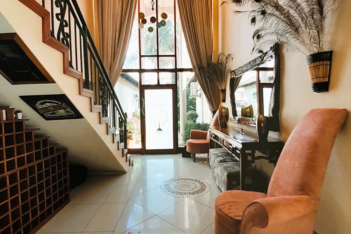 Gorgeous Double Storey Mansion - Photo 2