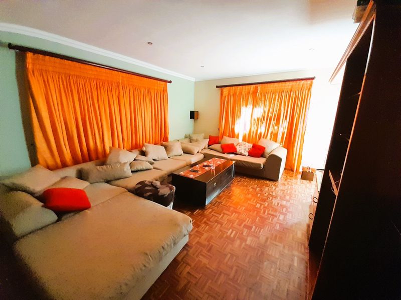 Gorgeous Double Storey Mansion - Photo 10