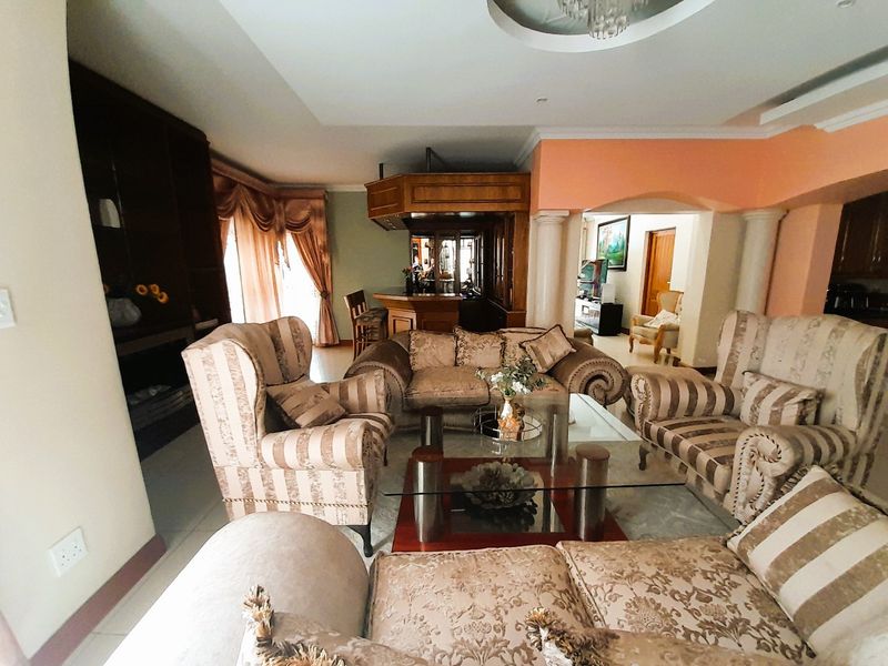 Gorgeous Double Storey Mansion - Photo 6