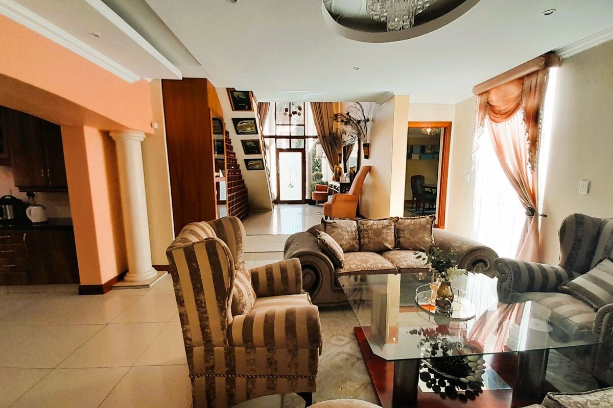 Gorgeous Double Storey Mansion - Photo 5