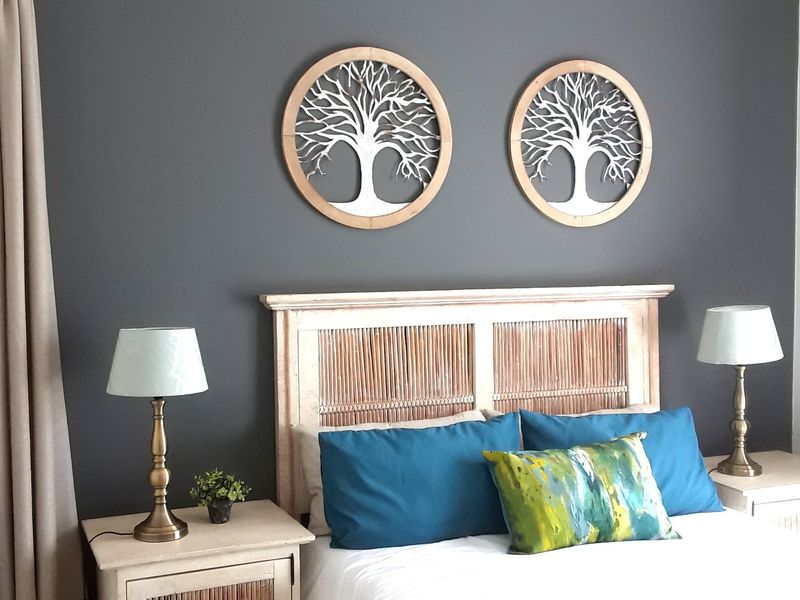 SPACIOUS, CORNER TWO BEDROOM TWO BATH SPACIOUS FLAT on 1st Floor - Photo 3