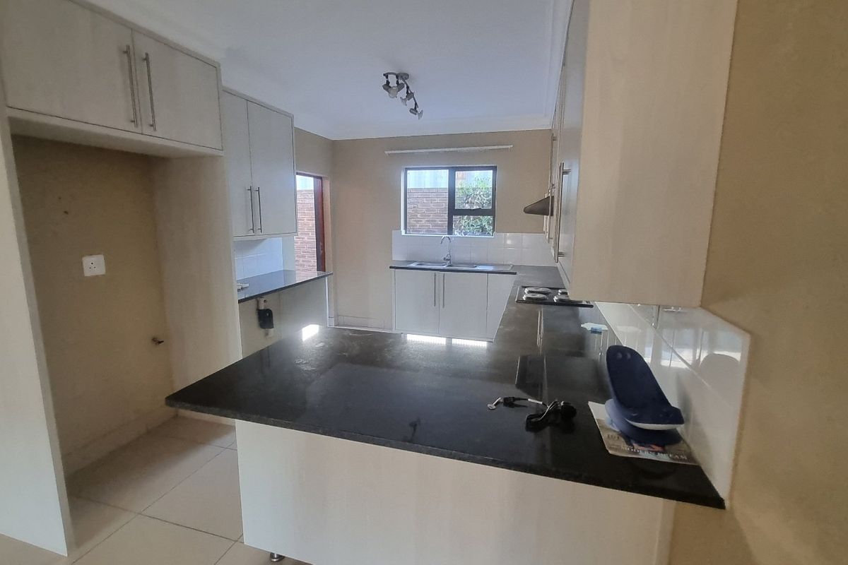 Bespoke townhouse on offer in Heuwelsig - Photo 5