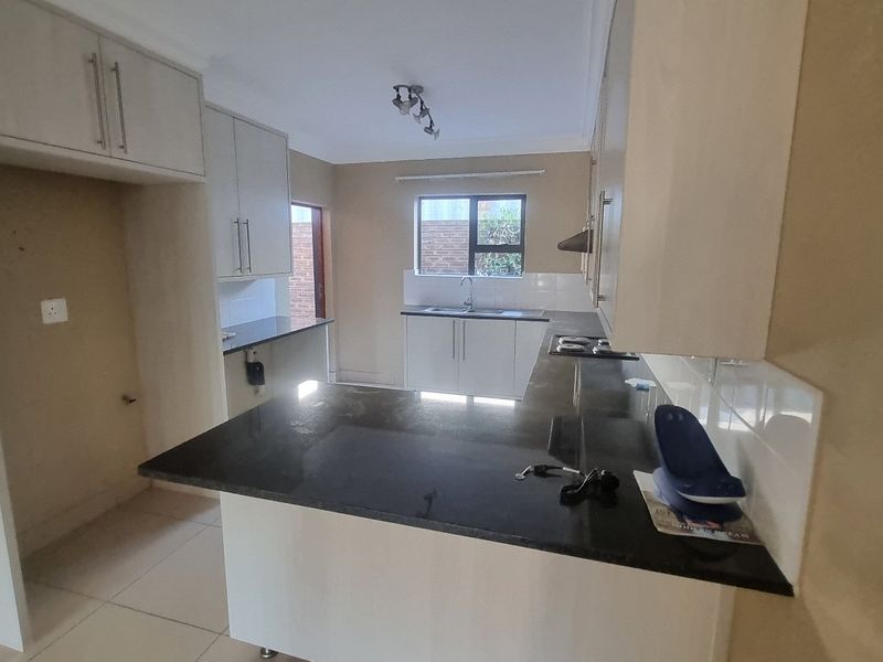 Bespoke townhouse on offer in Heuwelsig - Photo 5