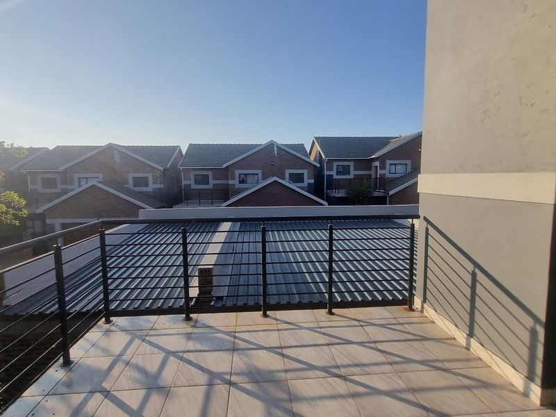 Bespoke townhouse on offer in Heuwelsig - Photo 2