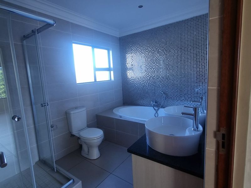 Bespoke townhouse on offer in Heuwelsig - Photo 9