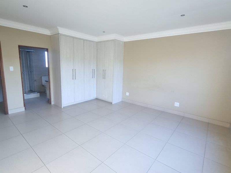 Bespoke townhouse on offer in Heuwelsig - Photo 7