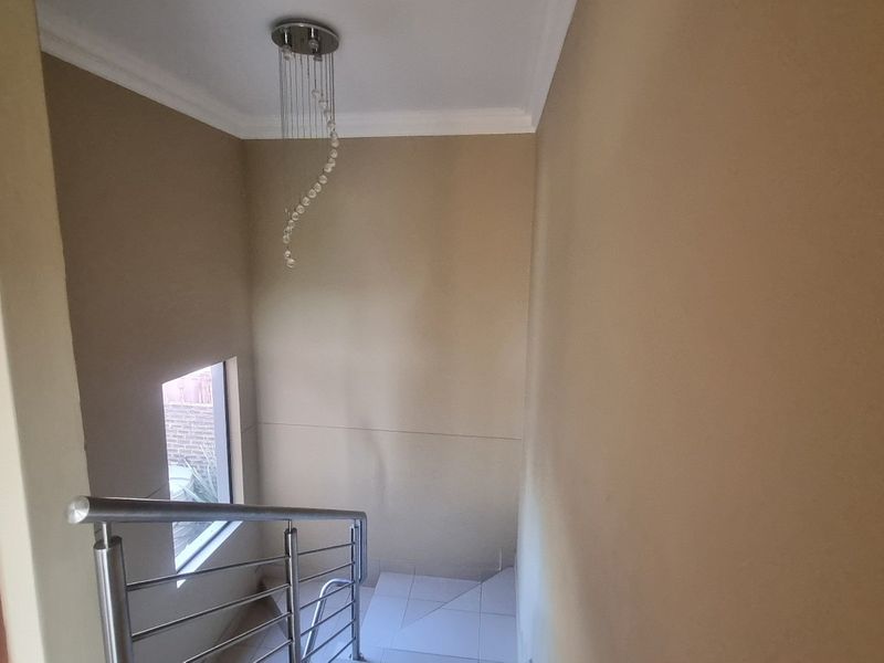 Bespoke townhouse on offer in Heuwelsig - Photo 6