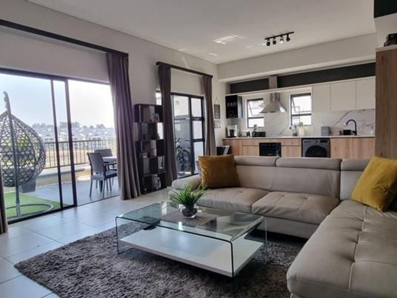 Modern 2 Bed Flat in Waterfall with Balcony - Photo 5