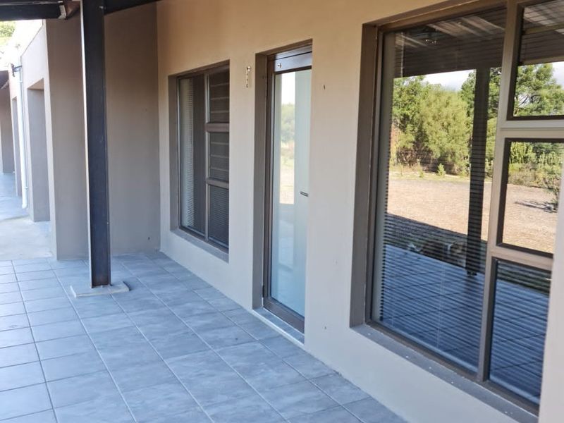 Secure Farm Living Near the Coast | Modern 2-Bedroom Home | Tranquil Lifestyle Close to Gouritsmond - Photo 8