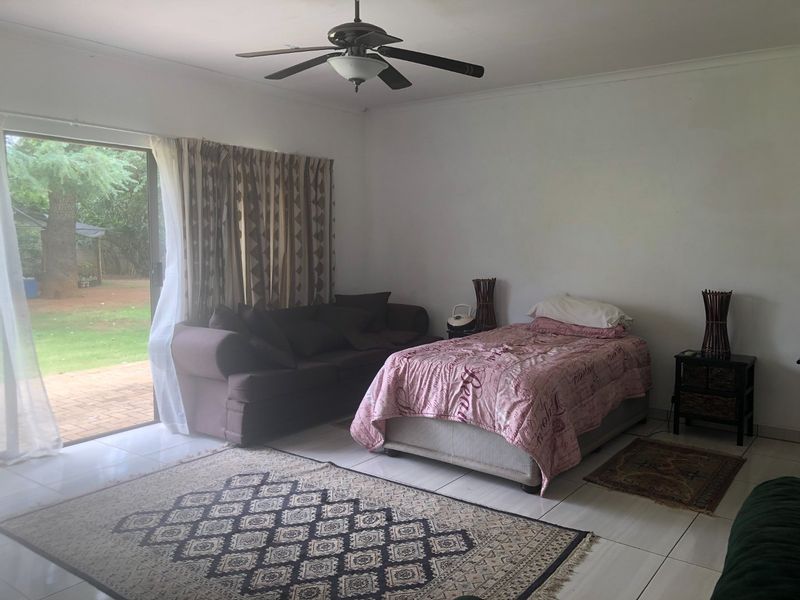 4 Bedroom home on a 2.1 Hectares smallholding situated near tar road in Vanderbijlpark - Photo 6
