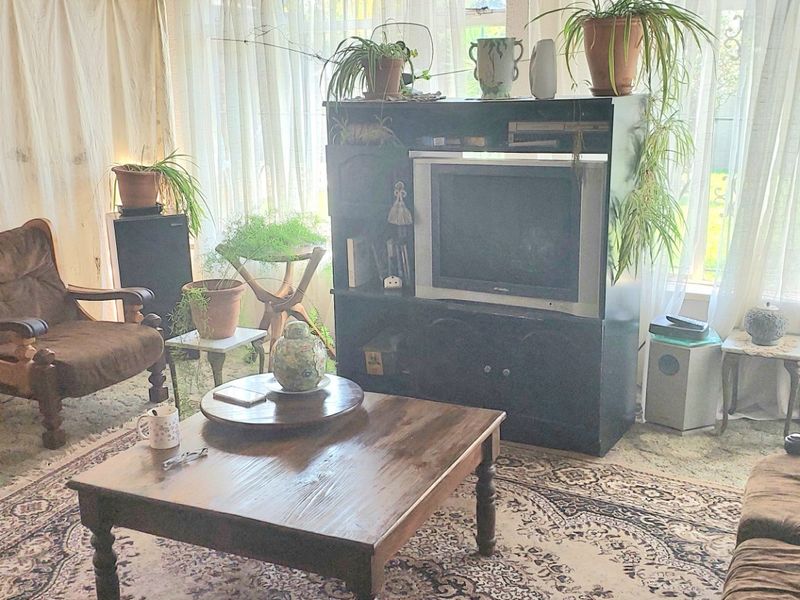 4 BEDROOM FAMILY HOME ESTATE SALE - Photo 7