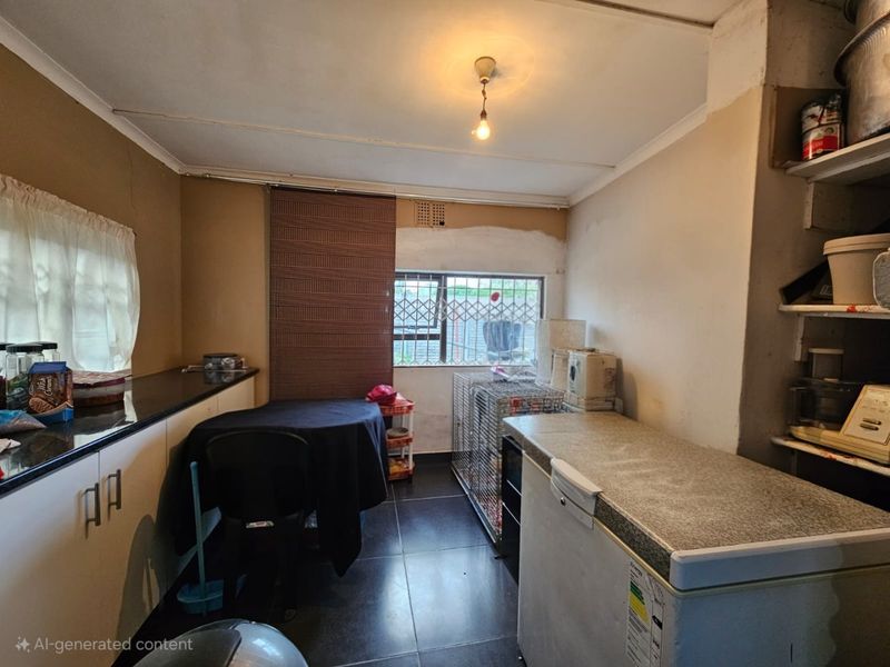 Charming 3-Bedroom, 2 Bathroom house - Photo 8