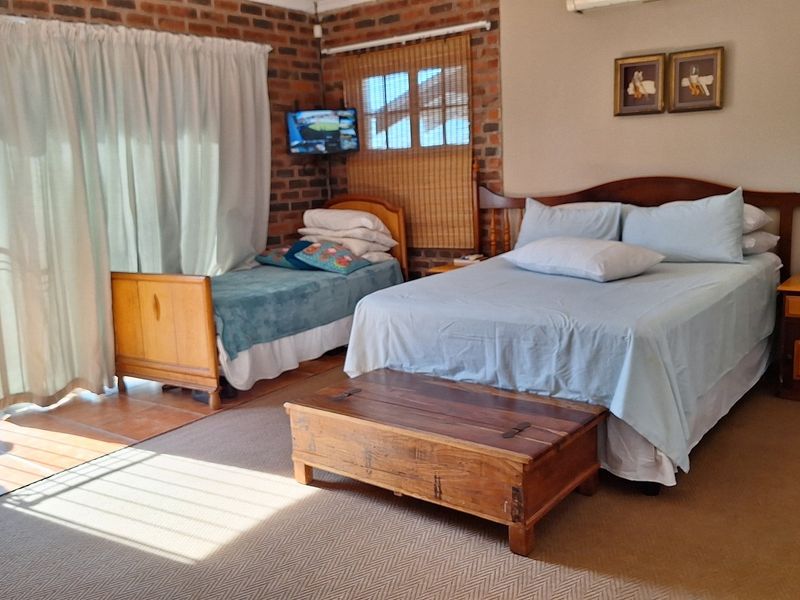 NEAT AS A PIN HOME ON HUGE CORNER PLOT - Photo 2